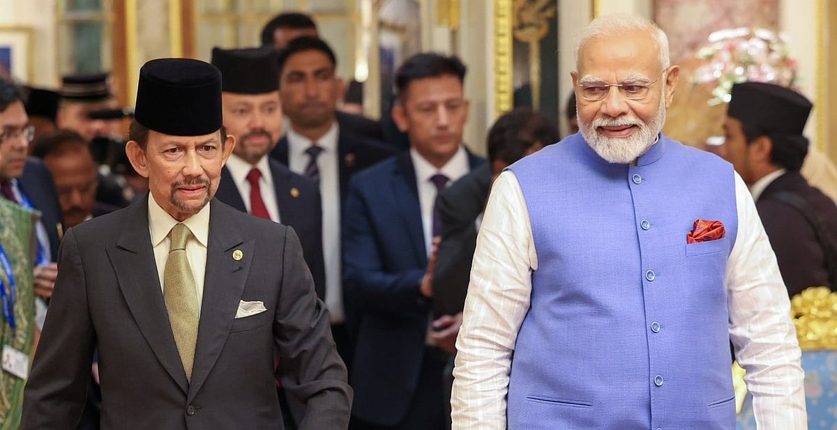 X/Narendramodi : PM Modi with Sultan Hassanal Bolkiah on Wednesday in Brunei